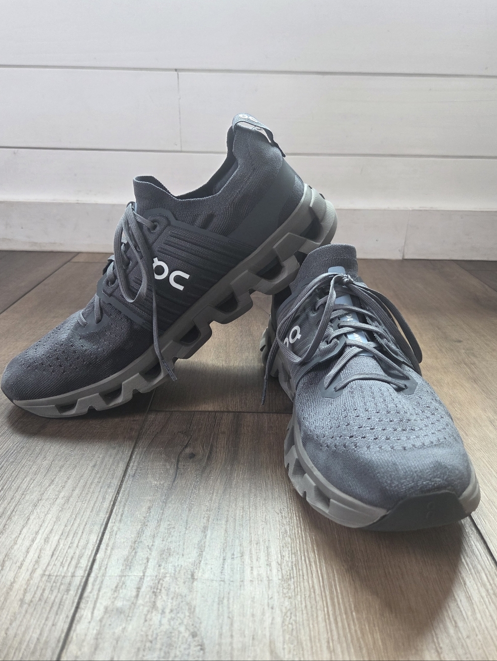 On Cloudswift 4 Men’s Running Shoes Sneakers - Stone/Asphalt Gray Size 12.5